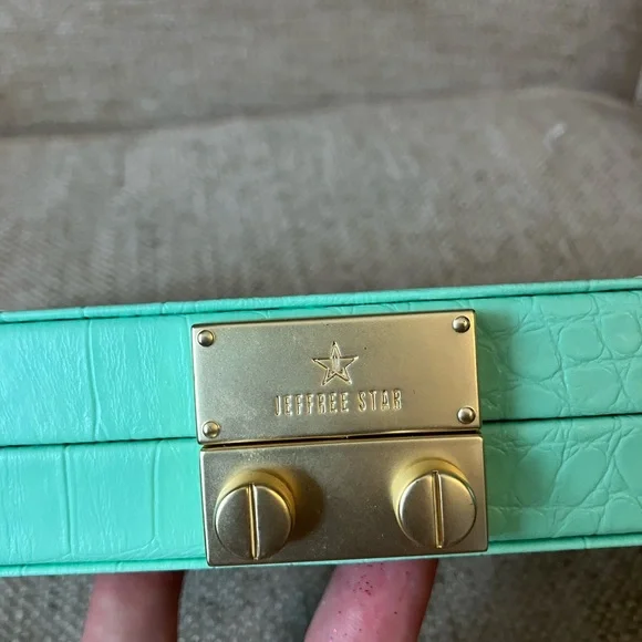 Jeffree star blood money green eyeshadow palette - Picture 3 of 5